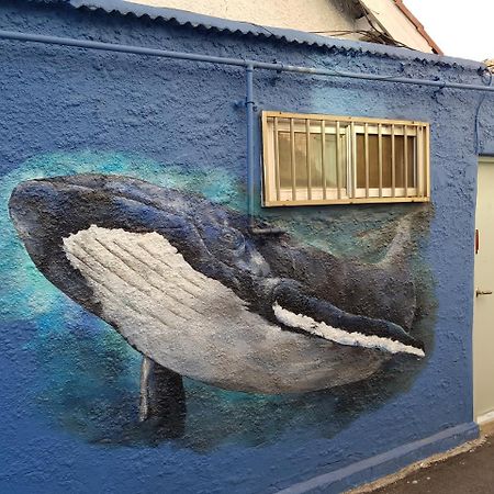 Jinho'S Black Whale Guest House & Bar Seul Esterno foto