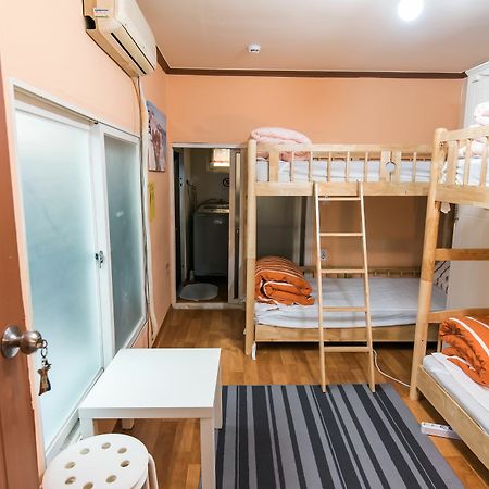 Jinho'S Black Whale Guest House & Bar Seul Esterno foto