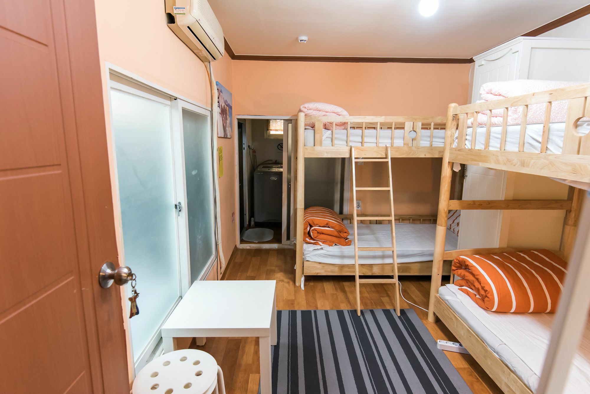 Jinho'S Black Whale Guest House & Bar Seul Esterno foto
